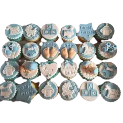 Cupcakes baking angel